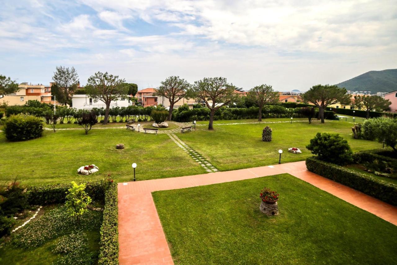 Zona Poeti - Relax In Piscina - Free Parking Apartment Loano Exterior foto