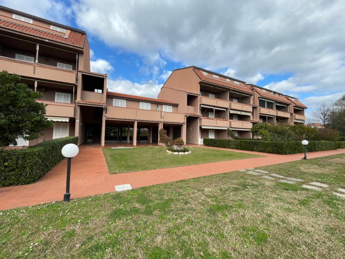 Zona Poeti - Relax In Piscina - Free Parking Apartment Loano Exterior foto